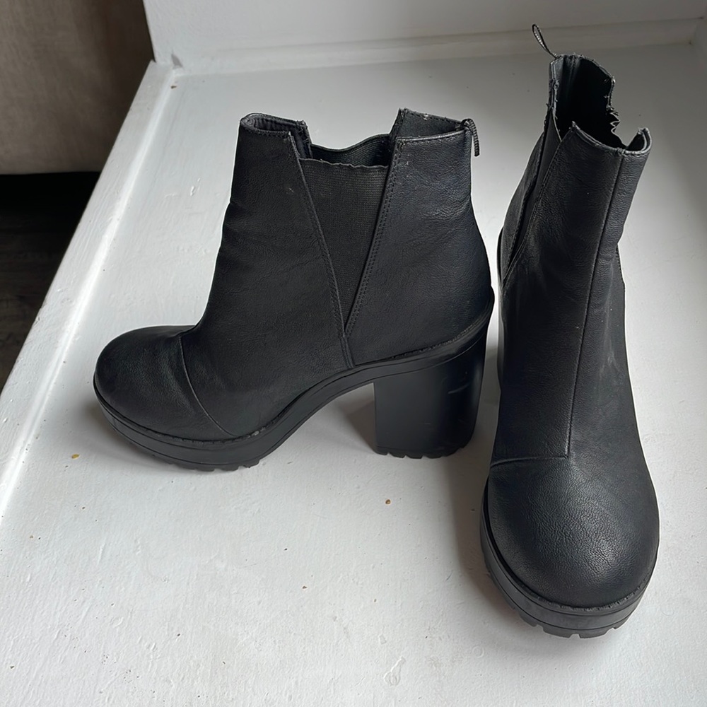 H&M platform black boots